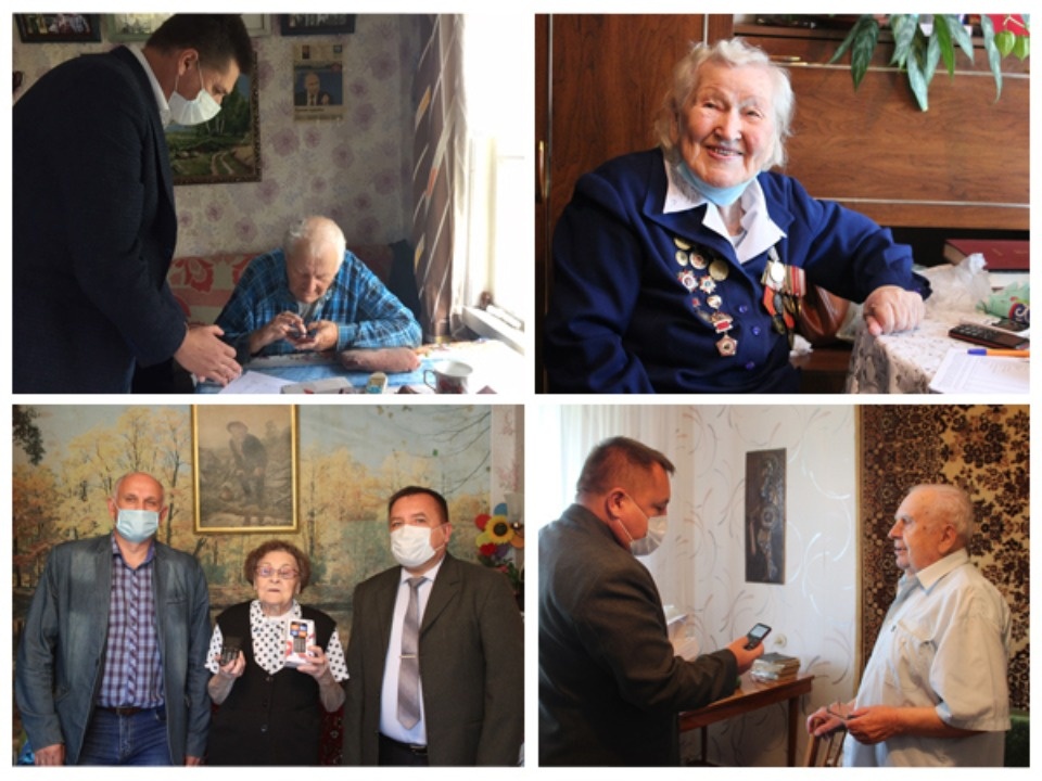 Мобильные телефоны вручили фронтовикам Псковской области