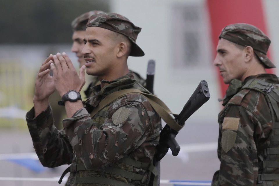 Преодолевая препятствия