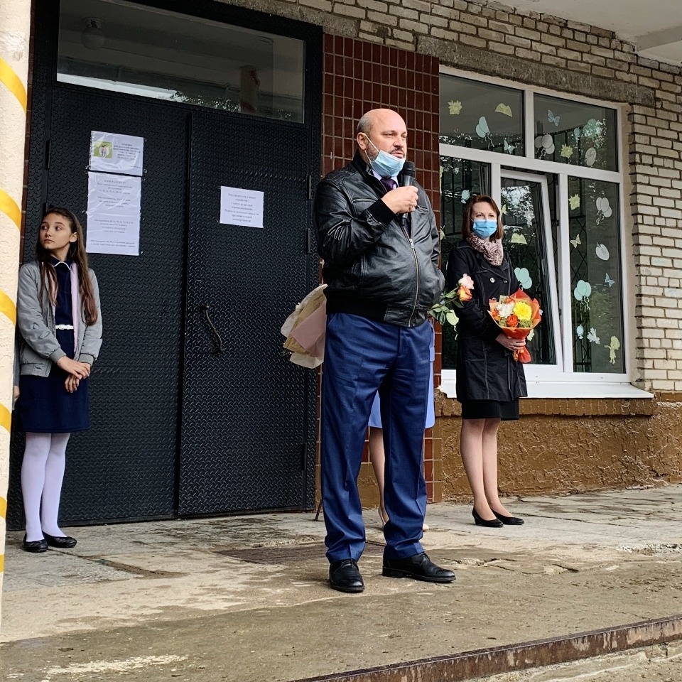 Спортивный инвентарь подарил завод «Титан-Полимер» школам в Моглино и Тямше