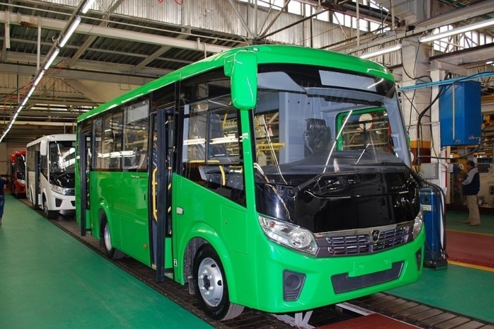 Заключены контракты на поставку 172 автобусов в Псковскую область