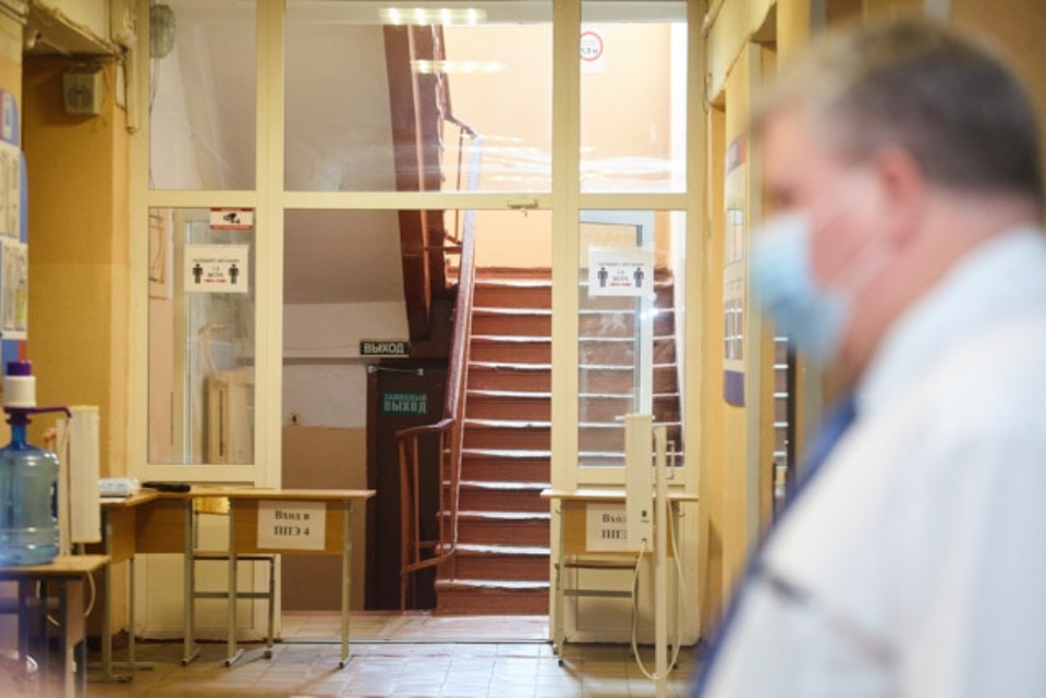 Седунов: Заболевший коронавирусом сотрудник был в великолукской школе 2 сентября