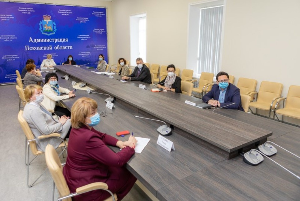 За первую неделю вакцинации от гриппа привились более 4,5 тысяч псковичей