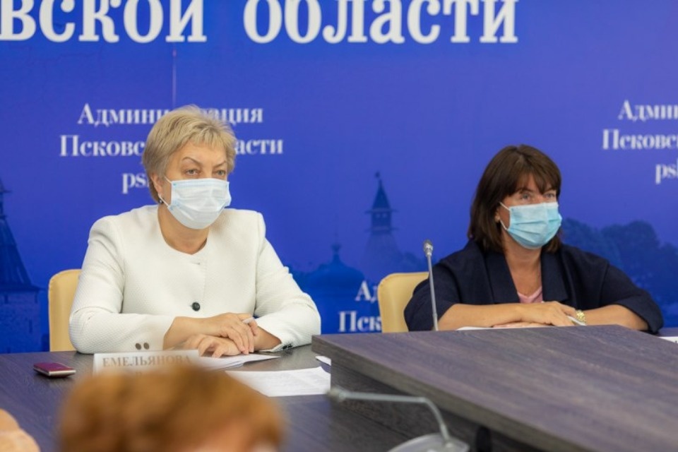 За первую неделю вакцинации от гриппа привились более 4,5 тысяч псковичей