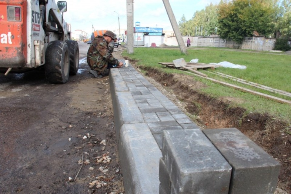 Начался ремонт второго участка улицы Рокоссовского в Пскове 