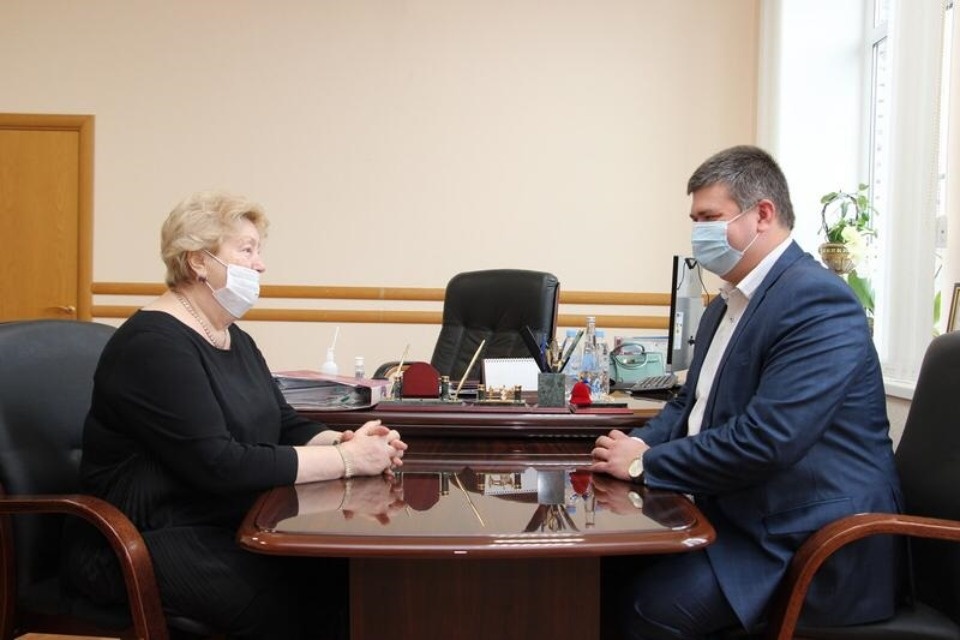 Об индексации зарплаты сотрудникам «Славянки» объявила Елена Косенкова на встрече с руководством псковских профсоюзов