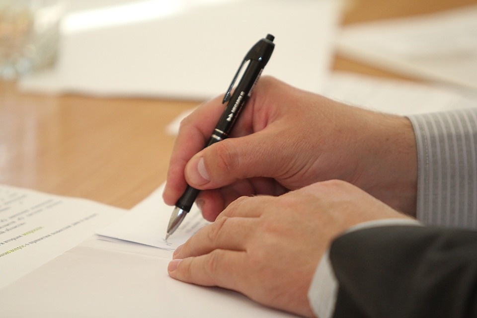 Список получателей надбавки к пенсии в Псковской области могут расширить