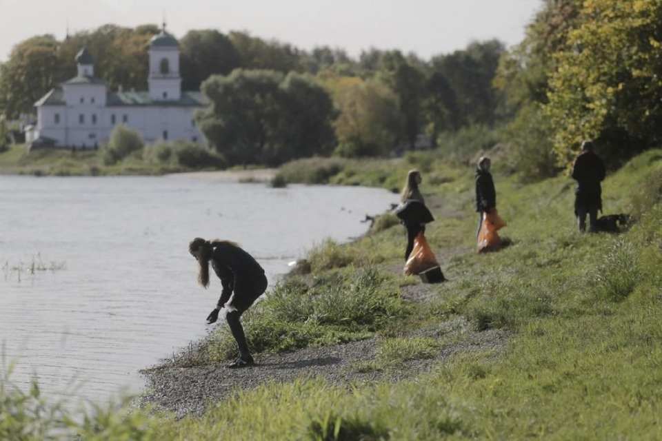 Эковолонтеры ПсковГУ и «Титан-Полимер» провели акцию «Всемирный день чистоты»