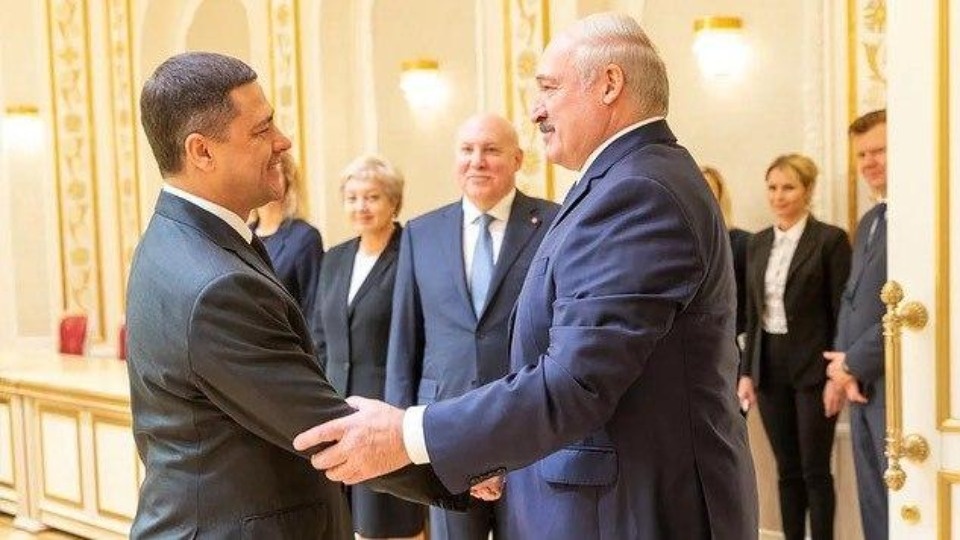 Лукашенко поддержал идею о запуске авиасообщения между Минском и Псковом 