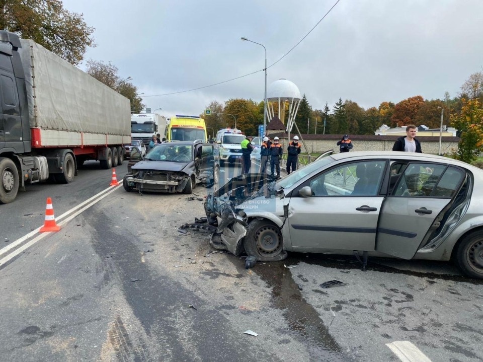 ДТП с участием трех автомобилей парализовало движение в Черехе 
