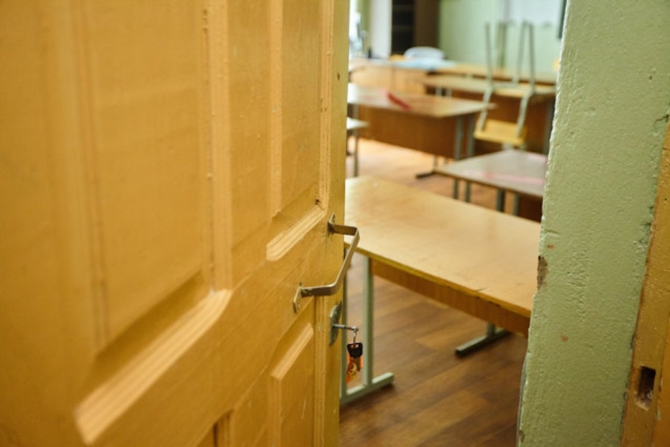 Коронавирус подтверждён у 46 учащихся в Псковской области