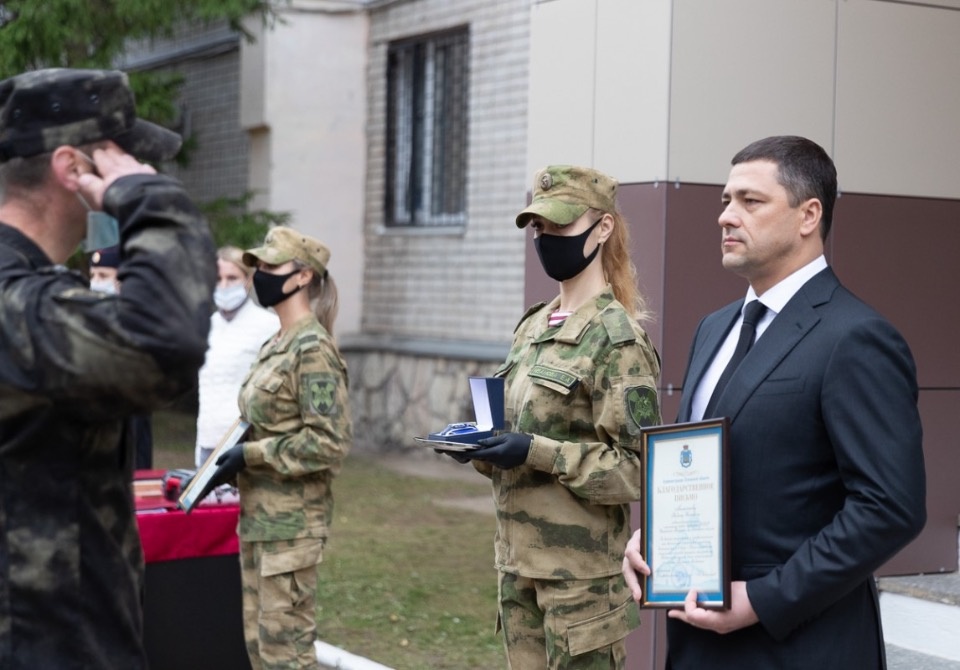 Михаил Ведерников поздравил бойцов с 28-й годовщиной образования СОБРа