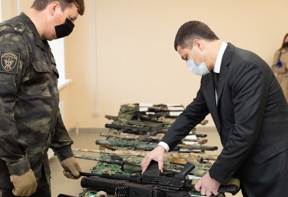 Михаил Ведерников поздравил бойцов с 28-й годовщиной образования СОБРа