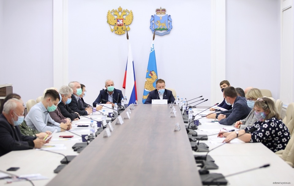 Парламентские фракции согласовали проект схемы избирательных округов в Псковской области