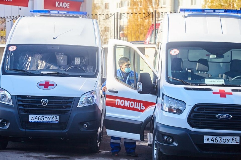 Новые кареты Скорой медицинской помощи поступят в десять районов Псковской области
