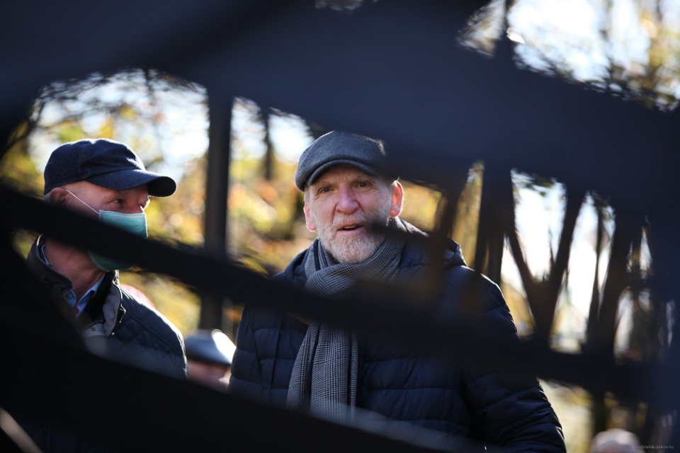 Торжественное открытие вечевого колокола состоялось в Сквере Народовластия в Пскове Торжественное открытие вечевого колокола состоялось в Сквере Народовластия в Пскове