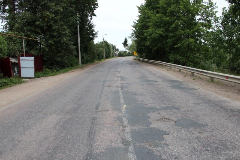 До 18 декабря отремонтируют участок дороги Порхов — Успенье