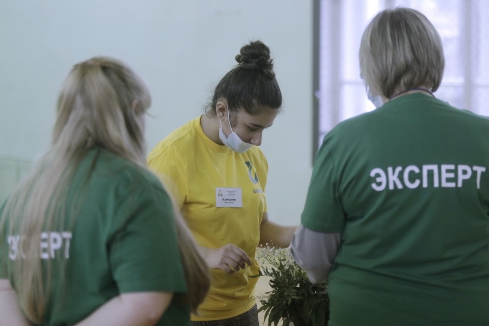 Цветок и ваза