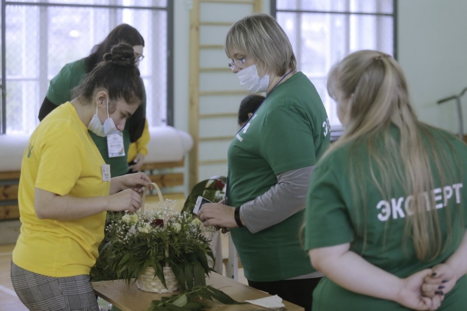 Цветок и ваза