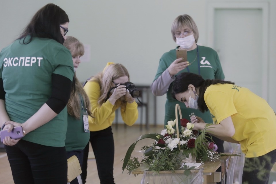 Цветок и ваза