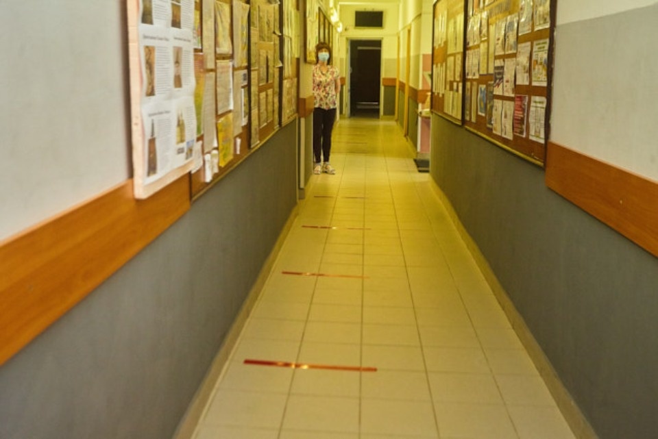 Девять классов переведены на дистанционное обучение в шести псковских школах 