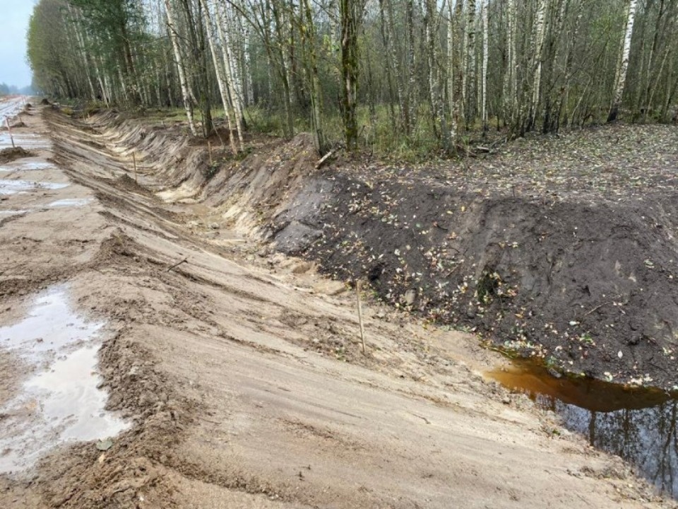 До середины декабря отремонтируют дорогу между поселком Усвяты и деревней Боровица