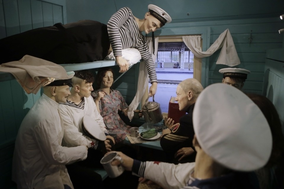 Губернатор осмотрел экспозицию  «Поезда Победы» в Пскове