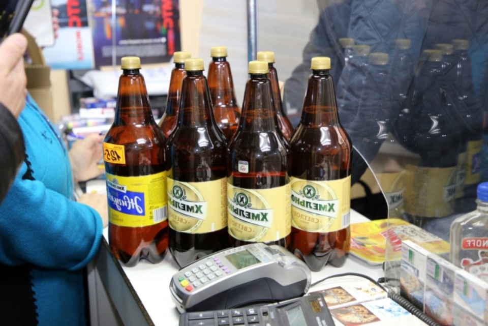 130 литров алкоголя изъяли из незаконного оборота в Пскове 