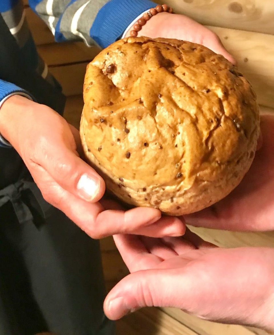 Благотворительную акцию по раздаче хлеба проведёт подворье Псково-Печерского монастыря Благотворительную акцию по раздаче хлеба проведёт подворье Псково-Печерского монастыря