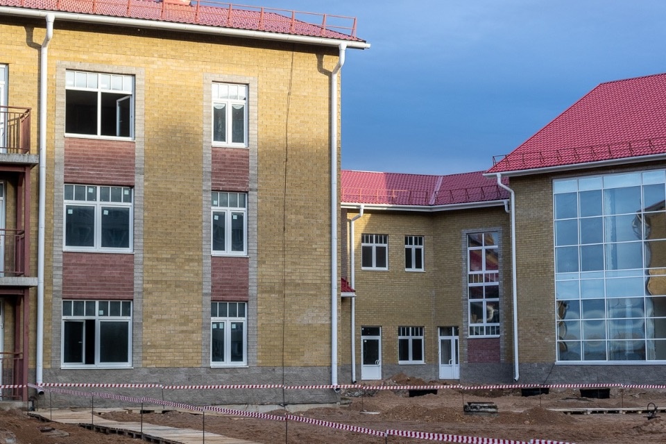 Михаил Ведерников поручил увеличить темпы строительства соцгородка в Пскове