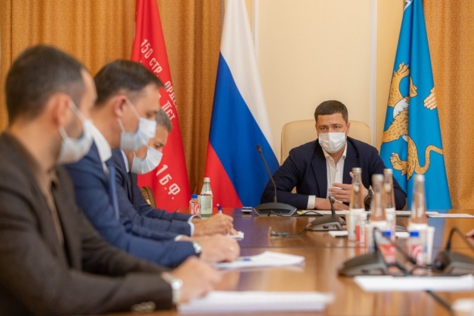 Работу регоператора по ТКО обсудил губернатор с новым главой псковского «Экопрома»