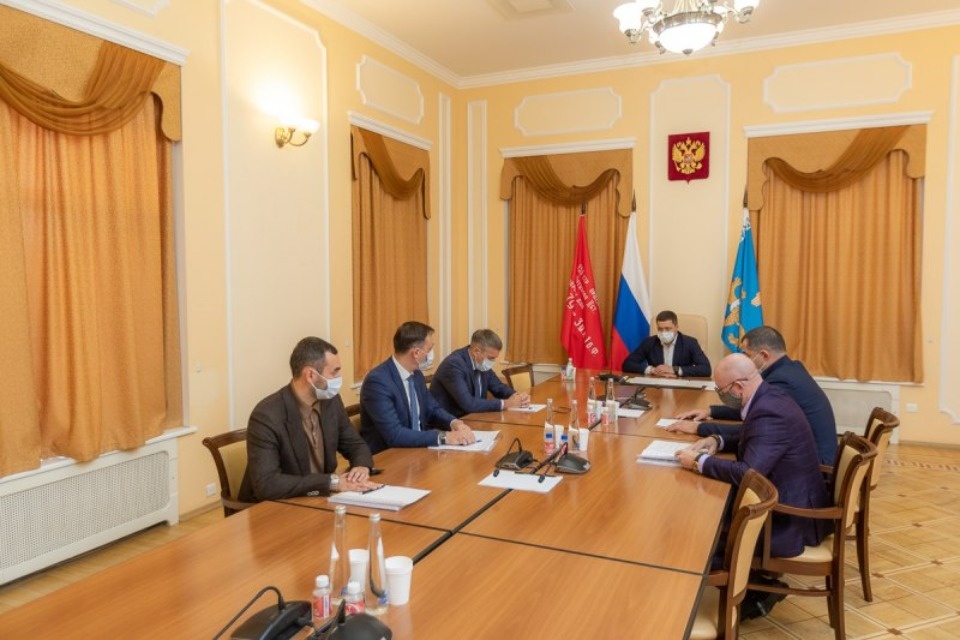 Работу регоператора по ТКО обсудил губернатор с новым главой псковского «Экопрома»