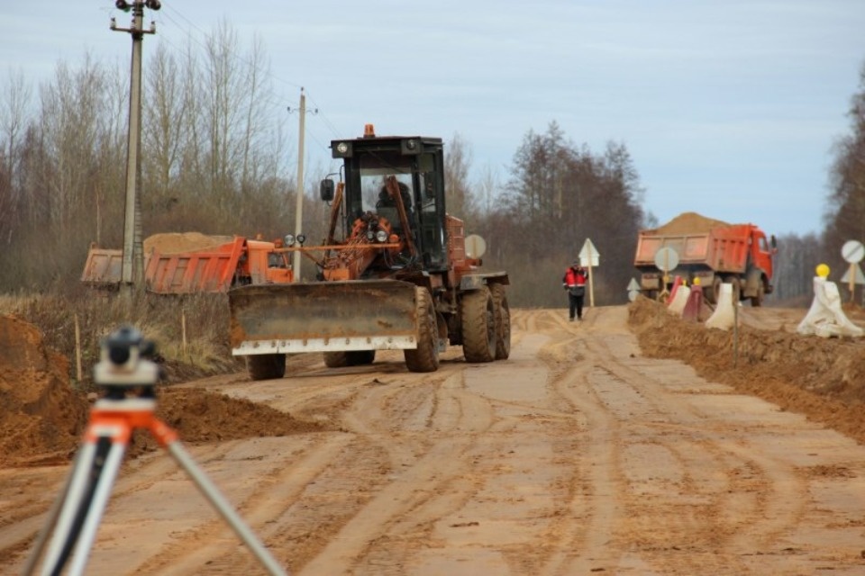 Водопропускные трубы меняют на дороге Гверстонь — Кулье в Печорском районе 