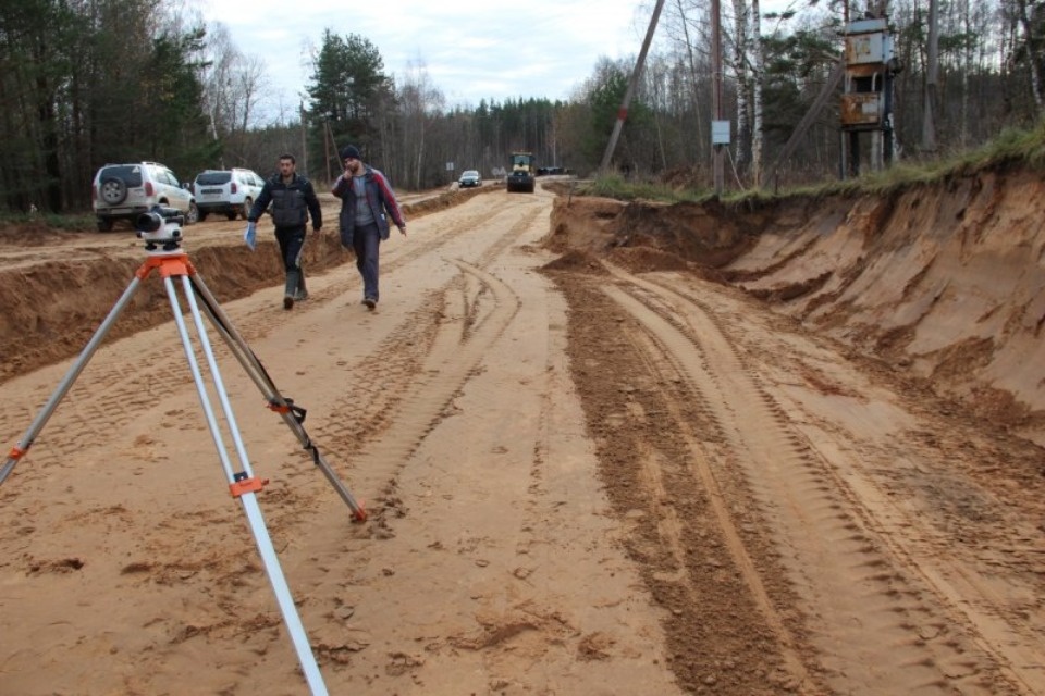 Водопропускные трубы меняют на дороге Гверстонь — Кулье в Печорском районе 