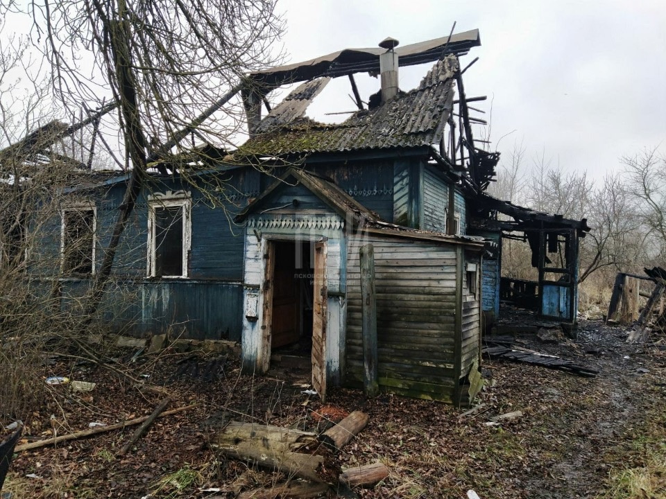 Труп мужчины нашли на месте пожара в Порохове