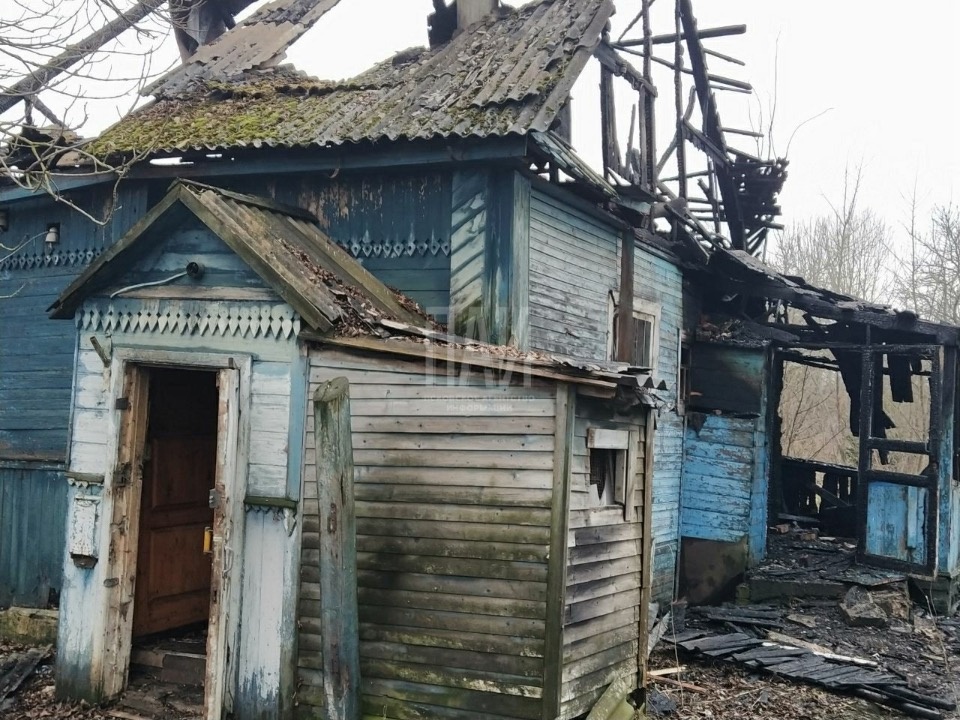 Труп мужчины нашли на месте пожара в Порохове