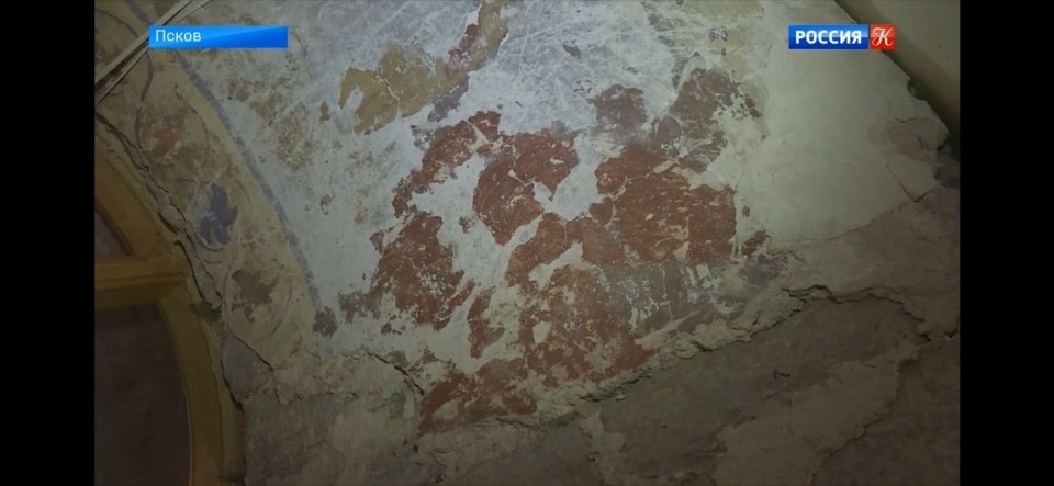 Фрески XVI века обнаружили в одной из церквей Пскова