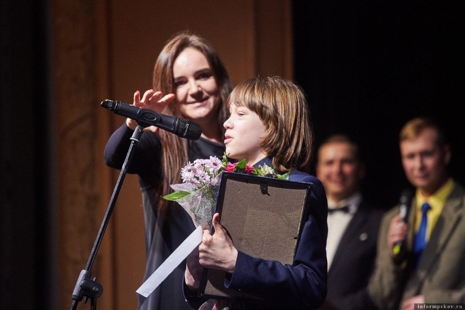 «Народное признание»: Творческие псковичи могут претендовать на награду в номинации «Талант»