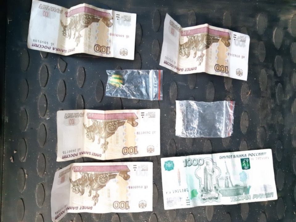 Уроженцев Тверской области задержали в Пскове за сбыт наркотиков Уроженцев Тверской области задержали в Пскове за сбыт наркотиков