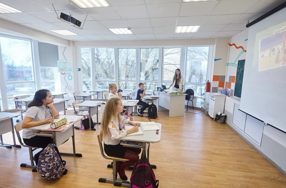 При негативном сценарии с COVID зимние каникулы у псковских школьников начнутся раньше 