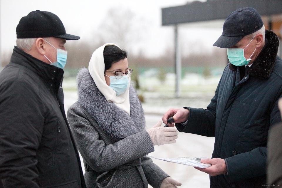 Автомобиль подарили псковской инфекционной больнице