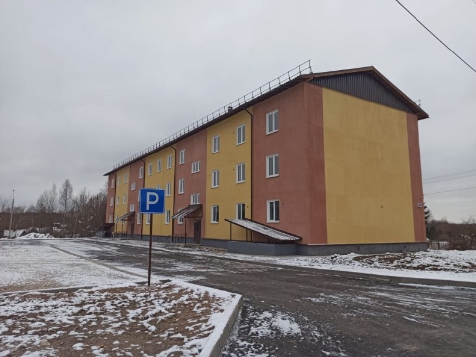 В Псковской области сдали два дома для переселенцев из аварийного жилья