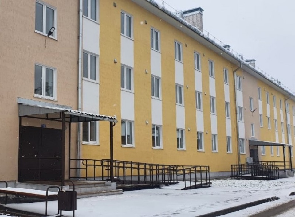 В Псковской области сдали два дома для переселенцев из аварийного жилья