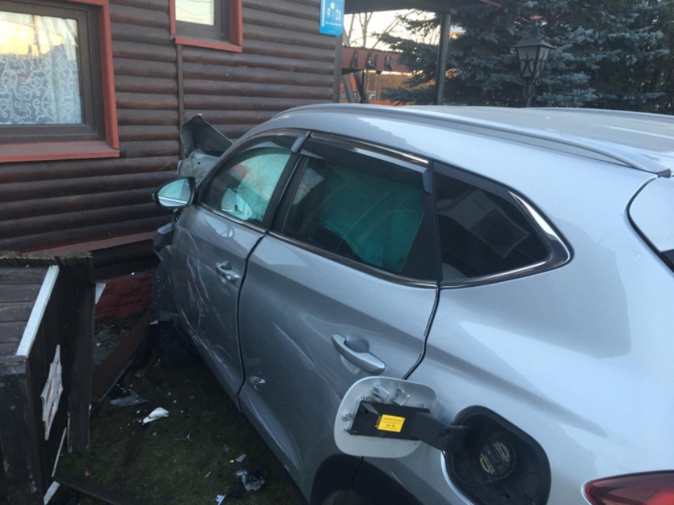 Петербургский полицейский выстрелом остановил автоугонщика из Пскова Петербургский полицейский выстрелом остановил автоугонщика из Пскова