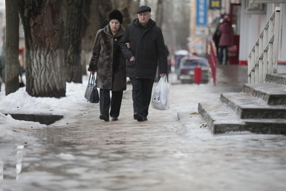 МЧС предупреждает о гололеде и ледяном дожде в Псковской области 11 декабря