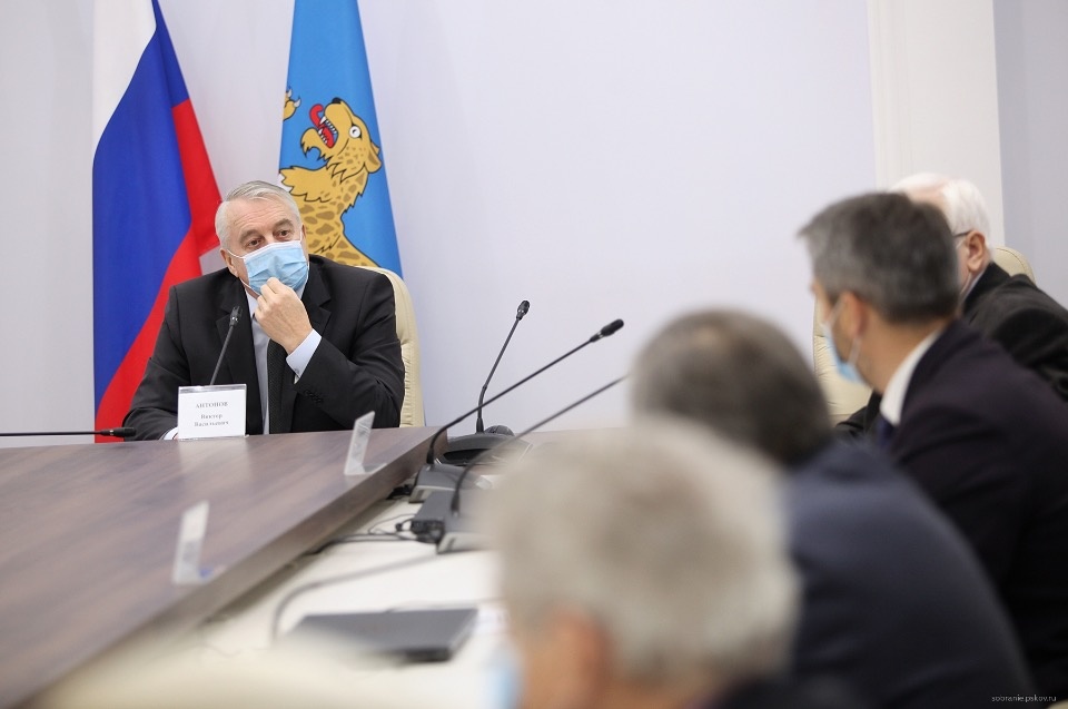 Изменения в бюджет Псковской области рассмотрят депутаты на внеочередной сессии 