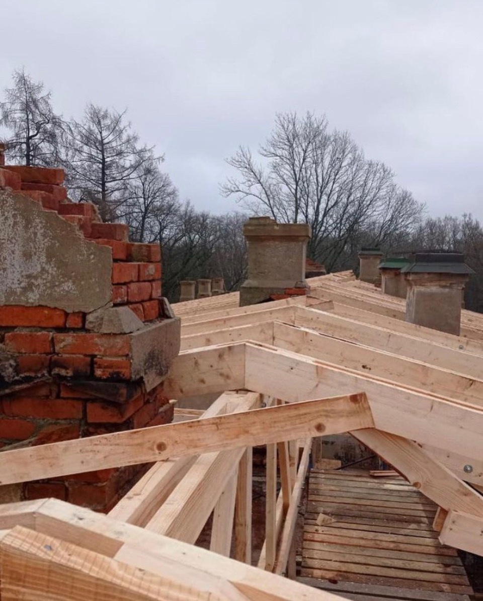 Противоаварийные работы в усадьбе в Волышово будут завершены к 1 февраля 