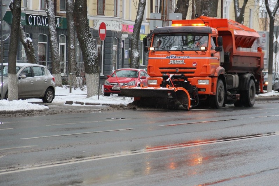 Вице-губернатор оценил качество уборки псковских улиц от снега