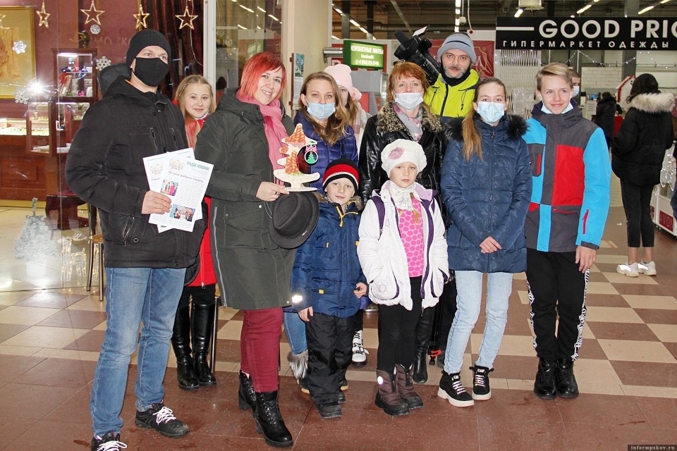 Череповецкие музыканты помогли в сборе новогодних подарков для псковских детей