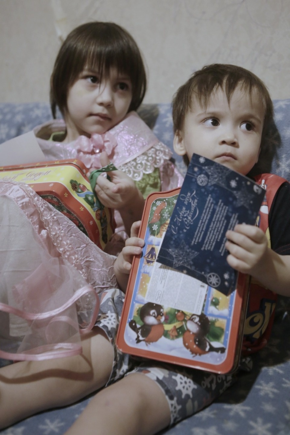 70 подарков для детей из многодетных и малообеспеченных семей передал псковский завод «Титан-Полимер»