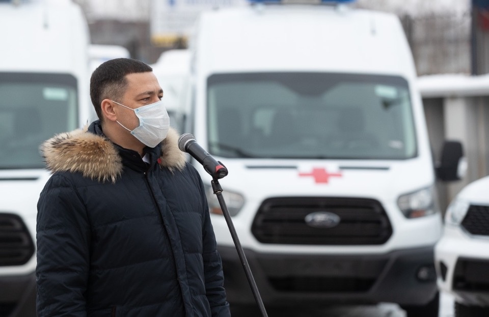65 автомобилей для оказания медпомощи передали в районы Псковской области